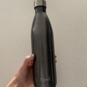 S’well 25oz bottle